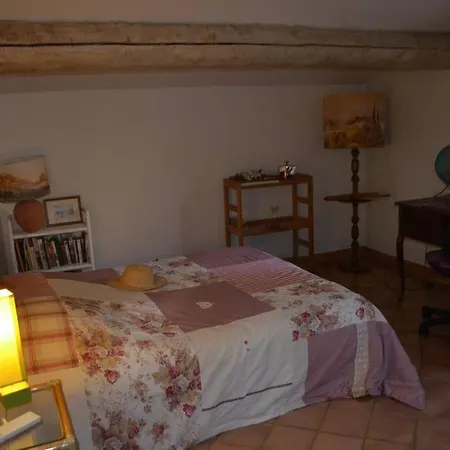 Sous Les Chenes : Pour Un Sejour Ressourcant