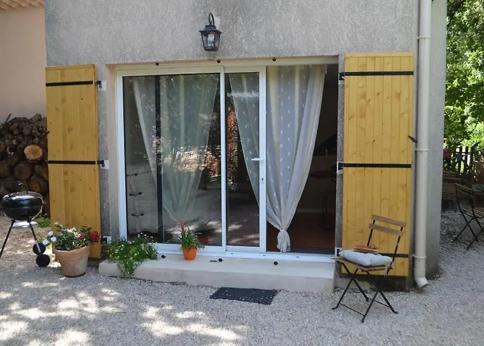 Sous Les Chenes : Pour Un Sejour Ressourcant *